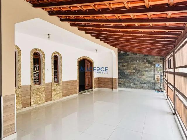 Casa / Sobrado para Venda em Juiz de Fora/MG Bosque dos Pinheiros 5 Quartos