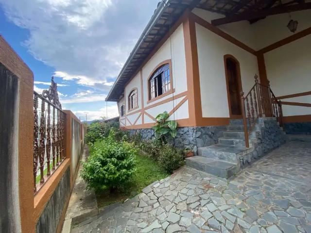 Casa / Sobrado para Venda em Juiz de Fora/MG Bosque dos Pinheiros 3 Quartos