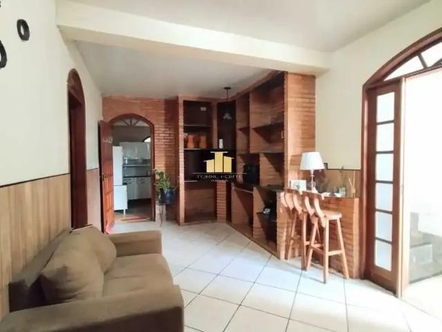 Casa / Sobrado para Venda em Juiz de Fora/MG Carlos Chagas 6 Quartos
