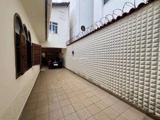 Casa / Sobrado para Venda em Juiz de Fora/MG Cascatinha 3 Quartos