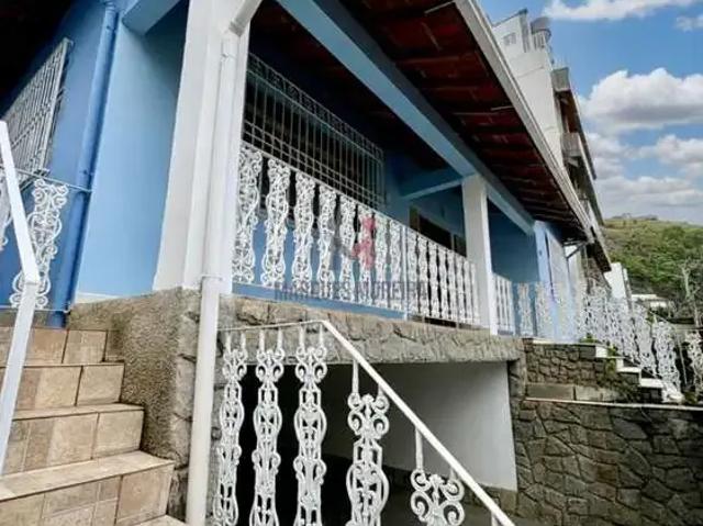 Casa / Sobrado para Venda em Juiz de Fora/MG Cascatinha 5 Quartos