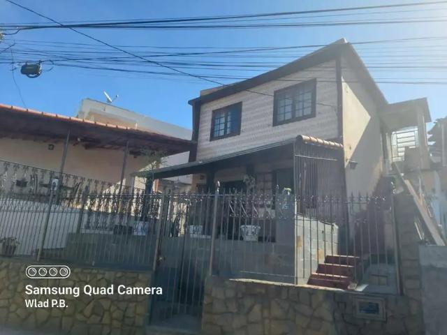 Casa / Sobrado para Venda em Juiz de Fora/MG Centenário 3 Quartos