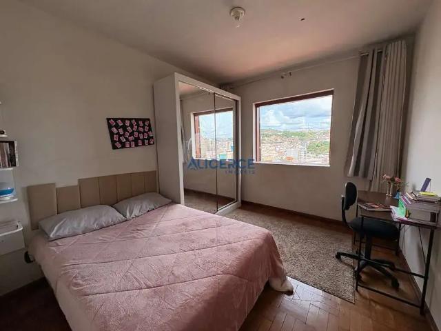 Casa / Sobrado para Venda em Juiz de Fora/MG Centenário 3 Quartos