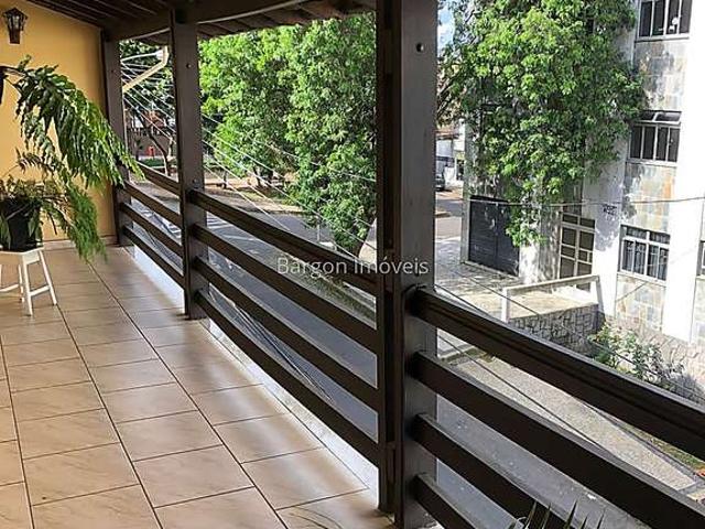 Casa / Sobrado para Venda em Juiz de Fora/MG Santa Catarina 6 Quartos