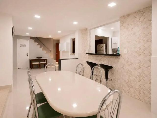 Casa / Sobrado para Venda em Juiz de Fora/MG Cerâmica 4 Quartos