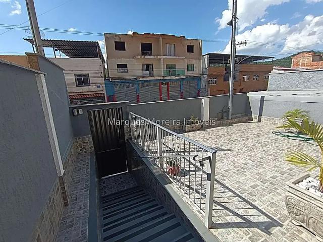 Casa / Sobrado para Venda em Juiz de Fora/MG Cerâmica 3 Quartos