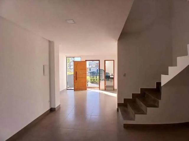 Casa / Sobrado para Venda em Juiz de Fora/MG Cerâmica 3 Quartos