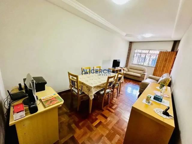 Casa / Sobrado para Venda em Juiz de Fora/MG Democrata 4 Quartos