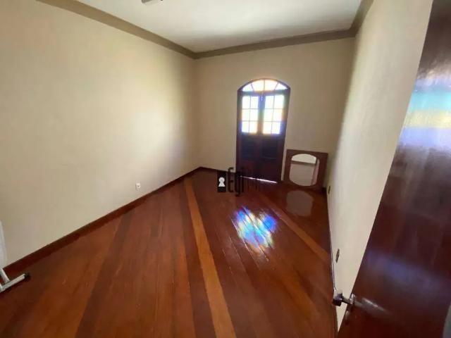 Casa / Sobrado para Venda em Juiz de Fora/MG Democrata 4 Quartos