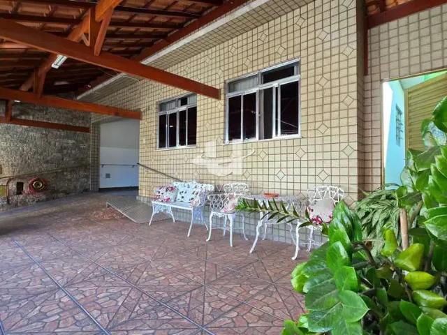 Casa / Sobrado para Venda em Juiz de Fora/MG Democrata 6 Quartos