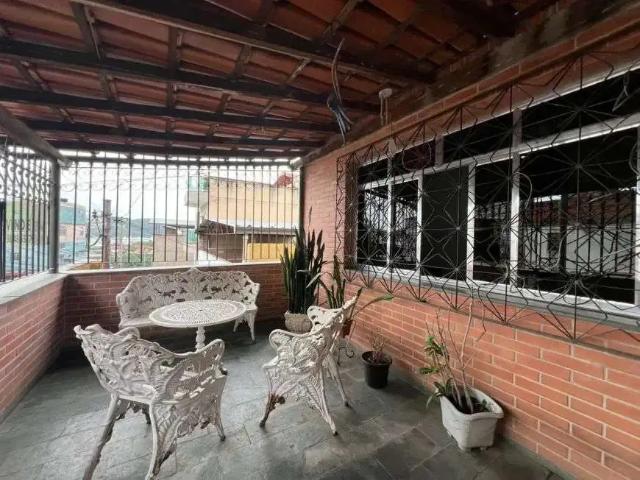 Casa / Sobrado para Venda em Juiz de Fora/MG Eldorado 3 Quartos