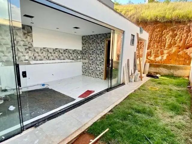 Casa / Sobrado para Venda em Juiz de Fora/MG Fontesville 3 Quartos