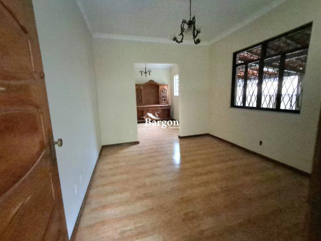 Casa / Sobrado para Venda em Juiz de Fora/MG Grajaú 3 Quartos