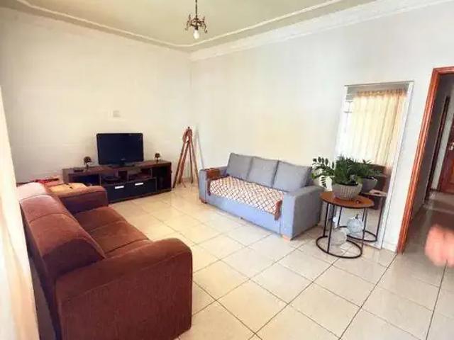 Casa / Sobrado para Venda em Juiz de Fora/MG Grajaú 3 Quartos