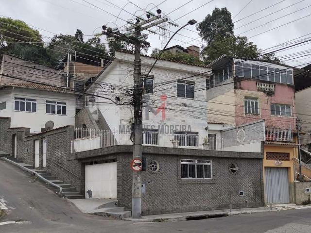 Casa / Sobrado para Venda em Juiz de Fora/MG Grajaú 3 Quartos