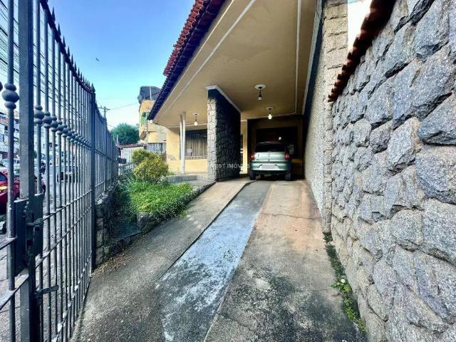 Casa / Sobrado para Venda em Juiz de Fora/MG Grajaú 3 Quartos