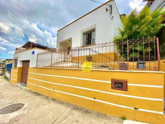 Casa / Sobrado para Venda em Juiz de Fora/MG Grajaú 5 Quartos
