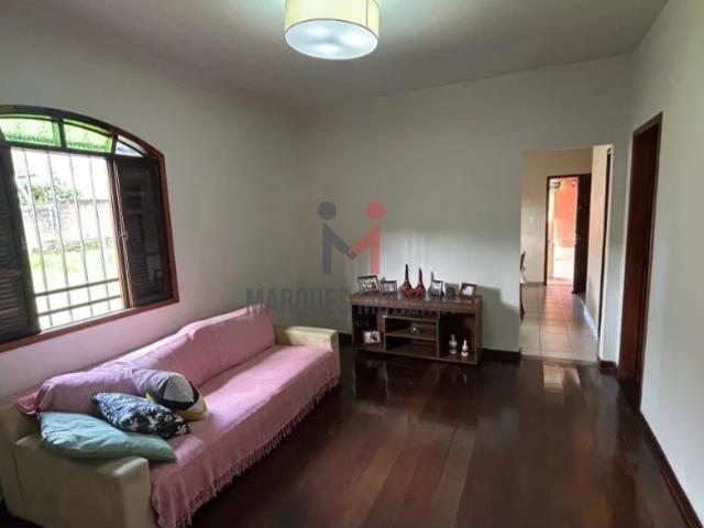 Casa / Sobrado para Venda em Juiz de Fora/MG Grama 5 Quartos