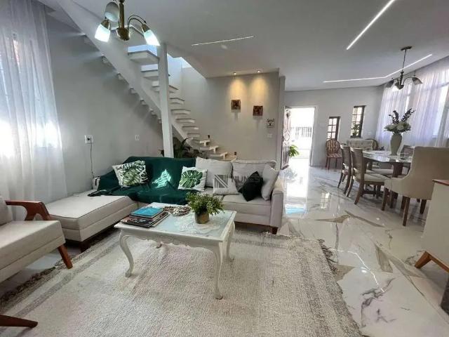 Casa / Sobrado para Venda em Juiz de Fora/MG Industrial 3 Quartos