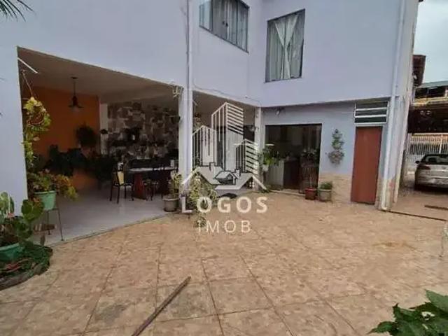 Casa / Sobrado para Venda em Juiz de Fora/MG Industrial 4 Quartos