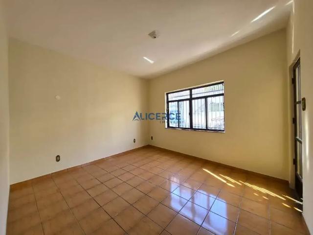 Casa / Sobrado para Venda em Juiz de Fora/MG Jardim Glória 3 Quartos