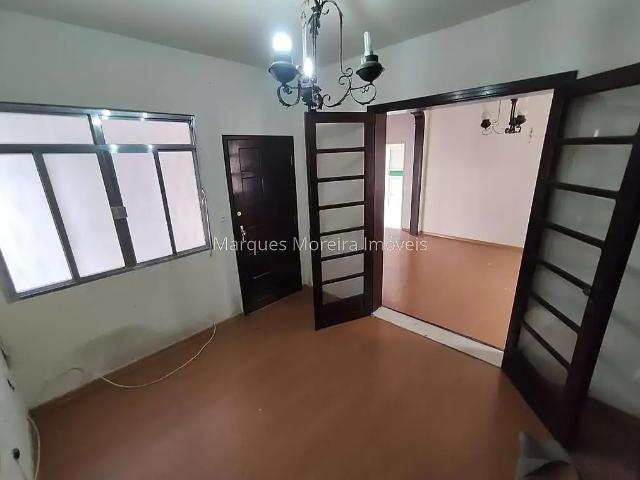 Casa / Sobrado para Venda em Juiz de Fora/MG Jardim Glória 3 Quartos