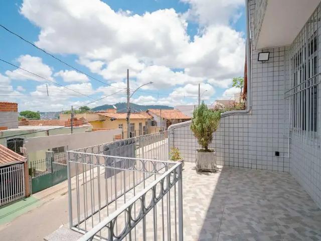 Casa / Sobrado para Venda em Juiz de Fora/MG Jardim do Sol 4 Quartos