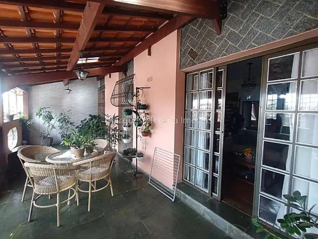 Casa / Sobrado para Venda em Juiz de Fora/MG Jardim do Sol 5 Quartos