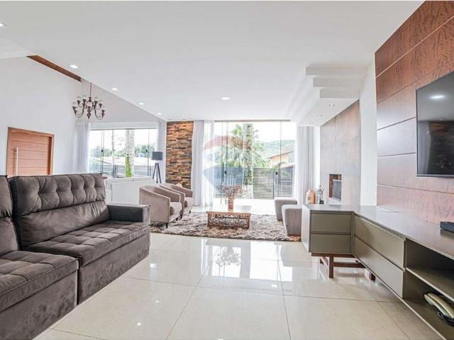 Casa / Sobrado para Venda em Juiz de Fora/MG Jardim L Ermitage 5 Quartos