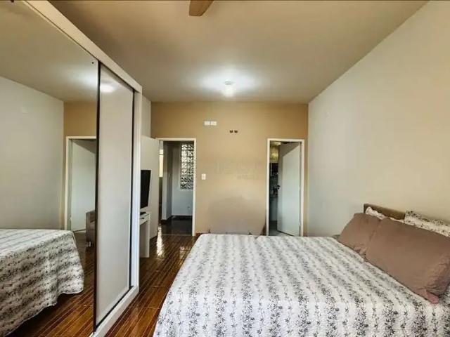 Casa / Sobrado para Venda em Juiz de Fora/MG JK 3 Quartos