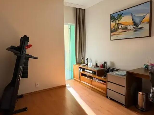 Casa / Sobrado para Venda em Juiz de Fora/MG Jóquei Clube 3 Quartos