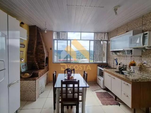 Casa / Sobrado para Venda em Juiz de Fora/MG Jóquei Clube 4 Quartos