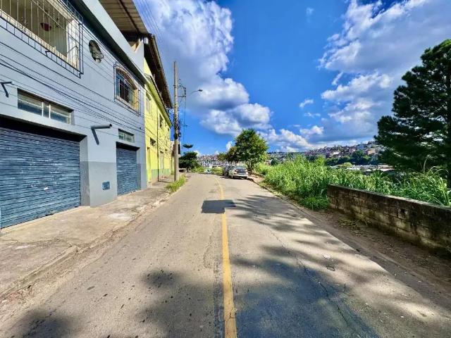 Casa / Sobrado para Venda em Juiz de Fora/MG Lourdes 2 Quartos