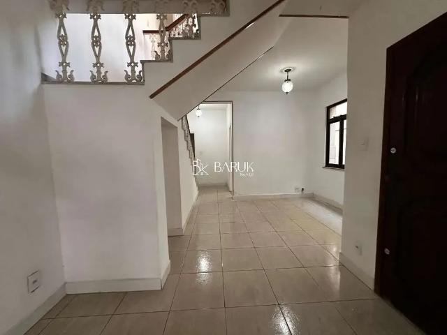 Casa / Sobrado para Venda em Juiz de Fora/MG Manoel Honório 4 Quartos