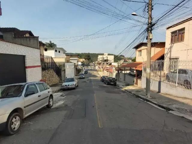 Casa / Sobrado para Venda em Juiz de Fora/MG Monte Castelo 3 Quartos