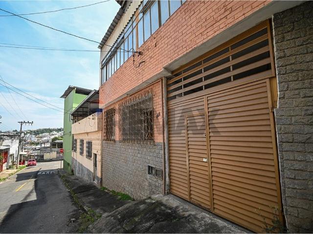 Casa / Sobrado para Venda em Juiz de Fora/MG Nossa Senhora Aparecida 4 Quartos