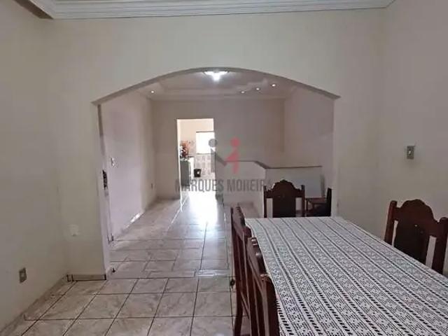 Casa / Sobrado para Venda em Juiz de Fora/MG Nova Era 4 Quartos
