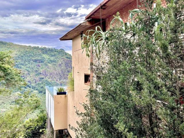 Casa / Sobrado para Venda em Juiz de Fora/MG Novo Horizonte 5 Quartos
