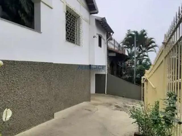 Casa / Sobrado para Venda em Juiz de Fora/MG Paineiras 3 Quartos