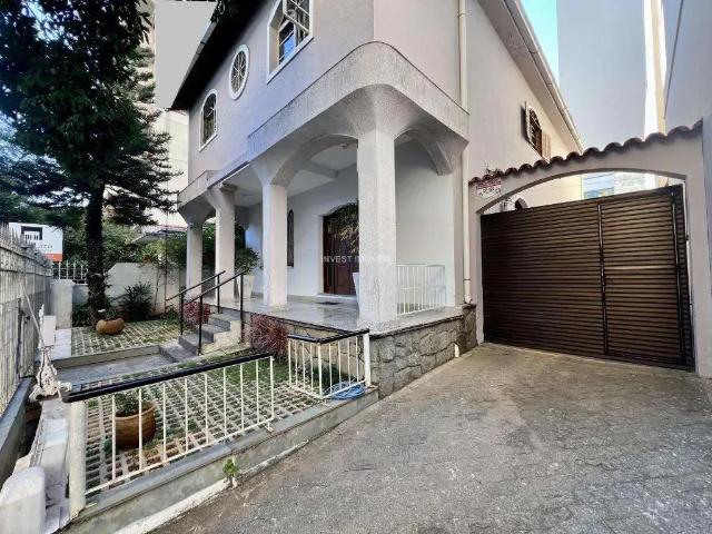Casa / Sobrado para Venda em Juiz de Fora/MG Passos 5 Quartos