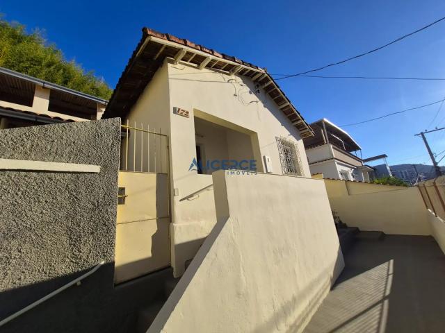 Casa / Sobrado para Venda em Juiz de Fora/MG Poço Rico 4 Quartos