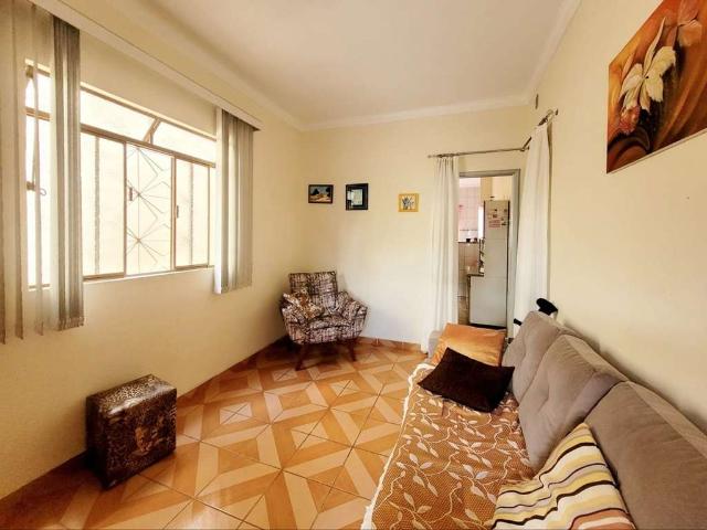 Casa / Sobrado para Venda em Juiz de Fora/MG São Mateus 2 Quartos