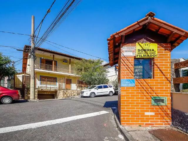 Casa / Sobrado para Venda em Juiz de Fora/MG São Mateus 4 Quartos