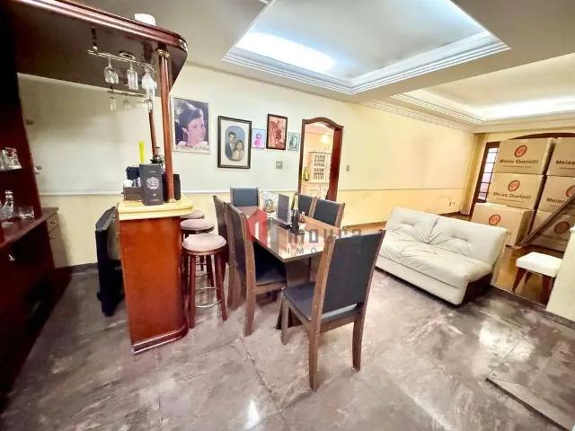 Casa / Sobrado para Venda em Juiz de Fora/MG São Mateus 6 Quartos