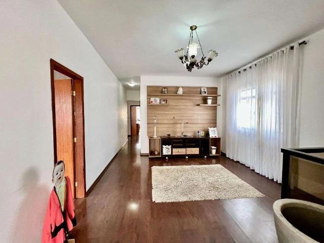 Casa / Sobrado para Venda em Juiz de Fora/MG São Pedro 5 Quartos