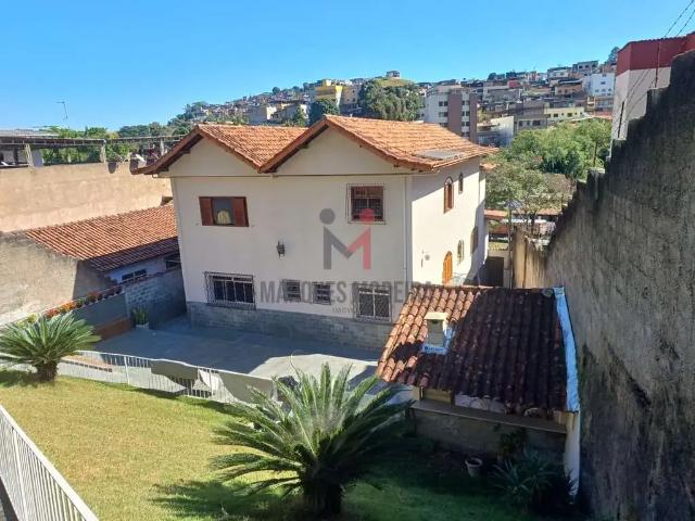 Casa / Sobrado para Venda em Juiz de Fora/MG Santa Terezinha 4 Quartos