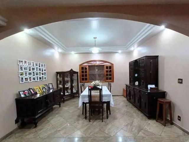 Casa / Sobrado para Venda em Juiz de Fora/MG Santa Terezinha 5 Quartos