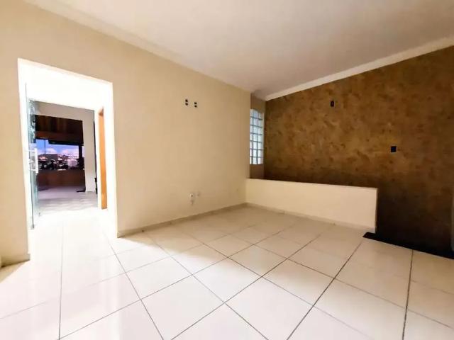 Casa / Sobrado para Venda em Juiz de Fora/MG Santa Cecília 3 Quartos
