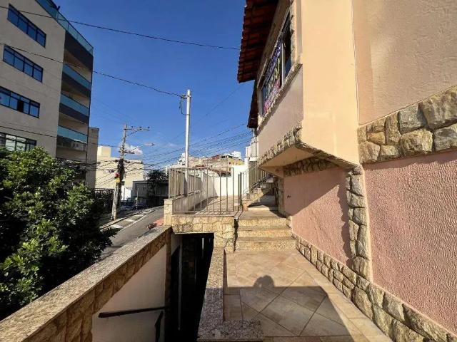 Casa / Sobrado para Venda em Juiz de Fora/MG Santa Helena 4 Quartos