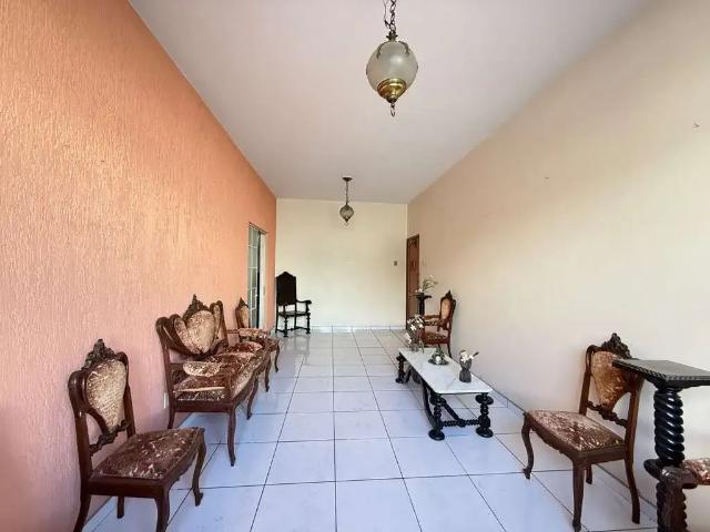 Casa / Sobrado para Venda em Juiz de Fora/MG Santa Helena 4 Quartos